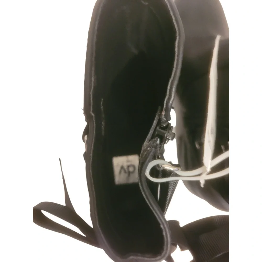Cute Dolce Vita girls size‎ 5 Rollins black lace up combat style boots NWOB